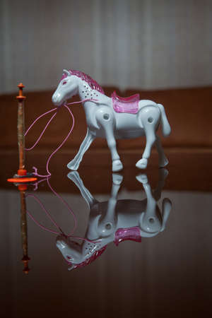 eahiBaby Glowing Horse Figurine Walking Toy Light Musical Horse Toy Birthday Gift Without Battery Whiteの写真素材