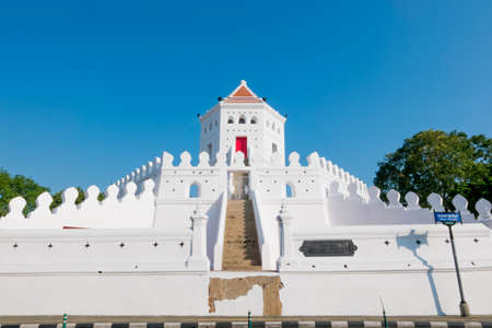 Phra Sumen Fort with street name, View with Rama Viii bridge in background