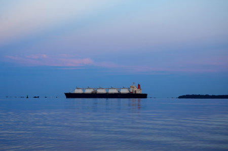 gas  LNG tanker, Indonesia