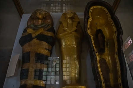 Architecture sarcophagus and sculpture from Egyptian Museum, Interior. El Cairo, Egypt 2018のeditorial素材