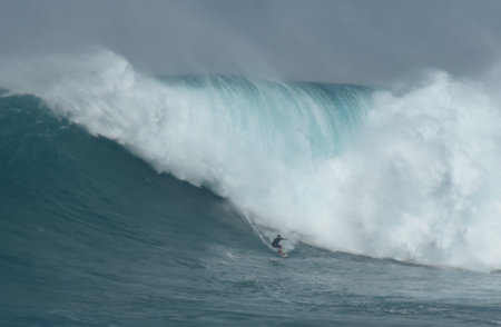 Sport photography. Jaws swell on International surfing event in Maui, Hawai 2021 December.のeditorial素材