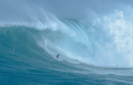 Sport photography. Jaws swell on International surfing event in Maui, Hawai 2021 December.のeditorial素材