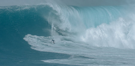 Sport photography. Jaws swell on International surfing event in Maui, Hawai 2021 December.のeditorial素材