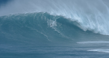 Sport photography. Jaws swell on International surfing event in Maui, Hawai 2021 December.のeditorial素材