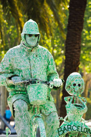 Street artist, Ramblas, Barcelona, Spainのeditorial素材