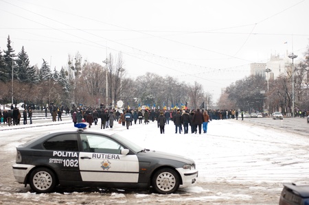 Approximatively 1-2 thousand people have gathered in the National Square from Chisinau (Moldova) to protest against the current administration. The people have come from different parts of the country at the initiative of Iurie Rosca, the leader of Populaのeditorial素材