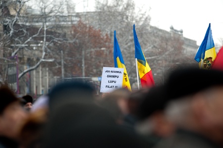 Approximatively 1-2 thousand people have gathered in the National Square from Chisinau (Moldova) to protest against the current administration. The people have come from different parts of the country at the initiative of Iurie Rosca, the leader of Populaのeditorial素材