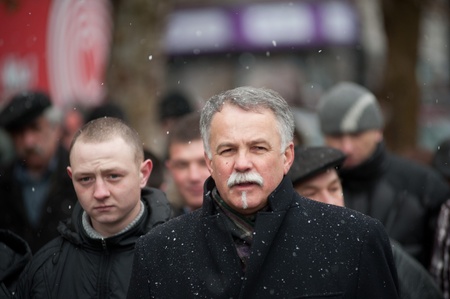 Approximatively 1-2 thousand people have gathered in the National Square from Chisinau (Moldova) to protest against the current administration. The people have come from different parts of the country at the initiative of Iurie Rosca, the leader of Populaのeditorial素材