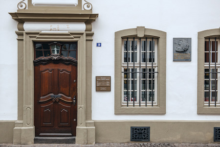 TRIER, GERMANY - FEB 21, 2015: Commemorative plaque on the facade of the house were Karl Marx, the German philosopher, economist, sociologist, journalist, and revolutionary socialist was born in 1818のeditorial素材
