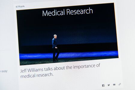PARIS, FRANCE - MAR 9, 2015: Apple Computers event keynote tweets close up seen on iMac with Jeff Williams  Appleâs senior vice president of Operations relating about the importance of medical research on 9 March, 2015のeditorial素材