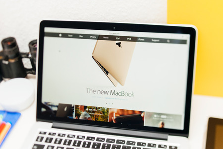PARIS, FRANCE - MAR 10, 2015: Apple Computers website on MacBook Retina in room environment showcasing the New MacBook as seen on 10 March, 2015 with tilt-shift lensのeditorial素材