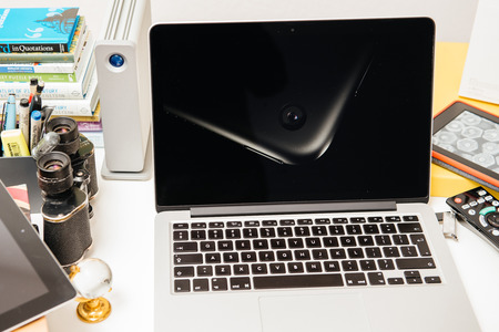 PARIS, FRANCE - SEP 10, 2015: Apple Computers website on MacBook Pro Retina in a creative room environment showcasing the newly announced iPAd Proのeditorial素材