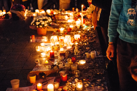 STRASBOURG, FRANCE - NOV 18, 2015: Fowers, messages and candles in center of Strasbourg, in solidarity for victims and families of the assault in Parisのeditorial素材