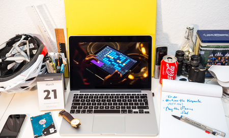 PARIS, FRANCE - MARCH 21, 2016: Apple Computers website on MacBook Pro Retina in a geek creative room environment showcasing the newly announced iPad proのeditorial素材