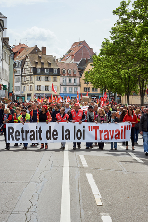 STRASBOURG, FRANCE - MAY 19, 2016: Retire labor reform placard during a demonstrations against proposed French government's labor and employment law reformのeditorial素材