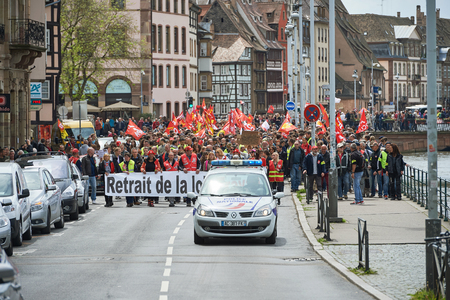 STRASBOURG, FRANCE - MAY 19, 2016: Retire labor reform placard during a demonstrations against proposed French government's labor and employment law reformのeditorial素材