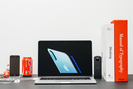 PARIS, FRANCE - SEP 13, 2017: Minimalist creative room with Safari Browser open on MacBook Pro laptop showcasing Apple Keynote website with  presenting theのeditorial素材