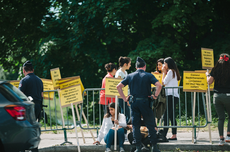 STRASBOURG, FRANCE - JUN 3, 2015: People protesting at European Court of Human Rights ECHR during grand chamber hearing conc rejection made by Turkish Alevis that state cover the expenses of cemevisのeditorial素材