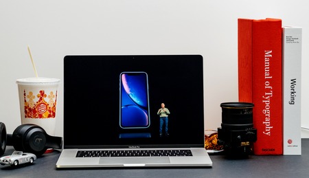 London - September 13, 2018: Apple Computers internet website on 15 inch 2018 MacBook Retina in room environment showcasing iPhone Xs Max R Keynote in Cupertinoのeditorial素材
