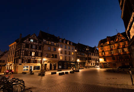 Strasbourg, France - Mar 17, 2020: General view of the empty square place while the city imposes emergency measures to combat the Coronavirus COVID-19 outbreak. Emmanuel Macron announced that France starts a nationwide lockdown on MArch 17 at noon. The Coのeditorial素材