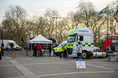 London Metropolitan police offering free cycle security marking
