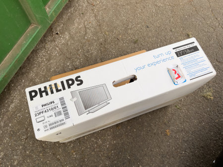 Cardboard package caton box of vintage old Philips Widescreen Flat TV moden 23PF4310 with Crystal Clear technology and 23 inch sizeのeditorial素材