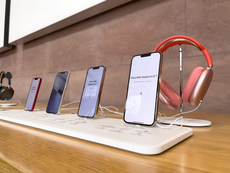 Are you always there message on the new iPhone 13 pro in Apple store