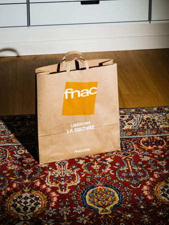 Fnac electronics retail chain paper transportation package bag oのeditorial素材