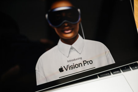 Presentation Apple Vision Pro mixed reality XR headsetのeditorial素材