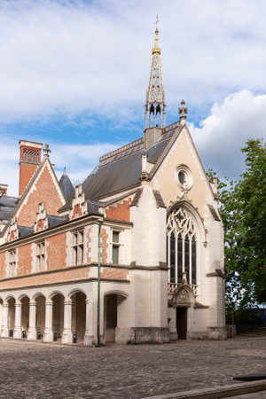 Blois, Loir-et-Cher, Centre-Val de Loire, France â May 25, 2022: Saint-Calais Chapel built by Louis XII in the gothic style in the Courtyard of the Royal Castle of Bloisのeditorial素材
