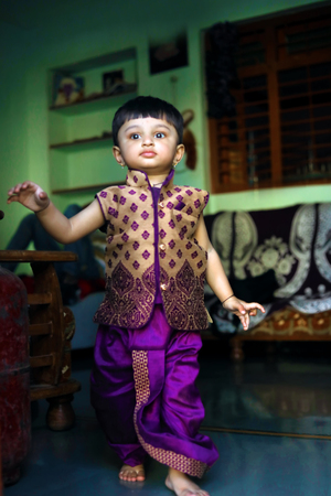 Indian child on traditional Wearの写真素材
