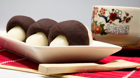 Japan's autumn moon dumplings and Japanese tea.