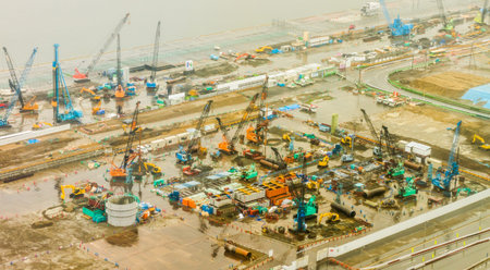 TOKYO,JAPAN,10th APRIL 2017.Top view Construction industry worker commercial and residential section weather raining and fog and building in control area in developed at downtown of tokyo,japan.のeditorial素材