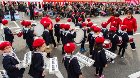 Kanagawa, Japan - January 5  Unidentified children prepares for the show in the New Yearのeditorial素材