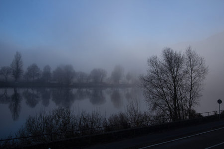 Fog coming in the valley over the river Mosel near Cochemのeditorial素材