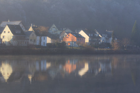Fog coming in the valley over the river Mosel near Cochemのeditorial素材