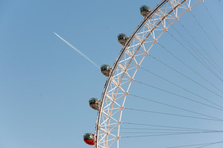 The London Eye Ferris Wheel - Londonのeditorial素材