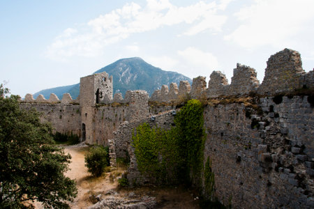 Courtyard of Puilaurens Castle - Franceのeditorial素材
