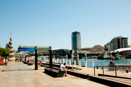SYDNEY, AUSTRALIA - December 12, 2016: The Darling Harbour recreational and pedestrian precinctのeditorial素材