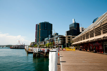 SYDNEY, AUSTRALIA - December 12, 2016: The Darling Harbour recreational and pedestrian precinctのeditorial素材