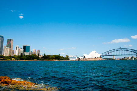 SYDNEY, AUSTRALIA - December 12, 2016: The Sydney Opera House & Harbour Bridge seen from Farm Coveのeditorial素材