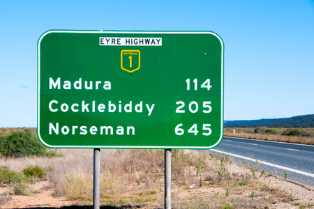 Eyre Highway - South Australiaの写真素材