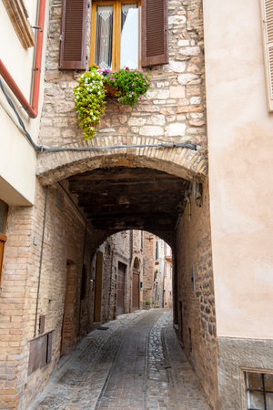 Cobblestone Pedestrian Alley in Spello - Italyの写真素材