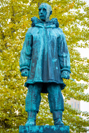 Statue of polar explorer Roald Amundsenの写真素材