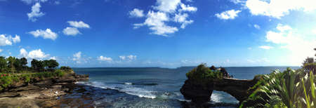 Temple or known locally in Bali as Pura. This Is the Pura Tanah Lot located by the sea with outstanding view.  の素材