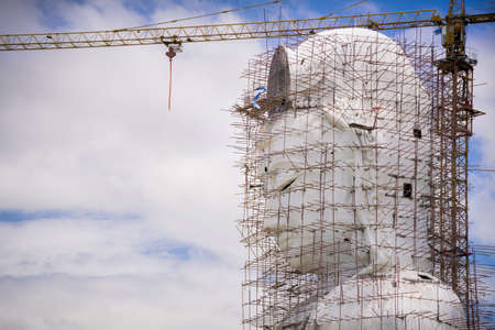 Guan Yin statue under construction, Wat huay pla kang , Chiang Rai, Thailandの写真素材