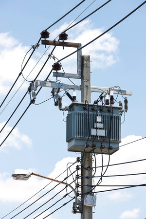 the electric transformer high voltage