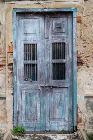 Old closed wooden doorの写真素材