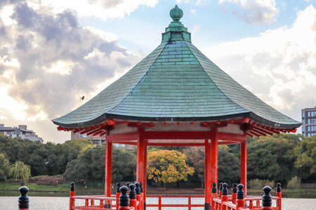 Ohori Park is a pleasant city park in central Fukuoka (Japan) with a large pond at its center.の写真素材