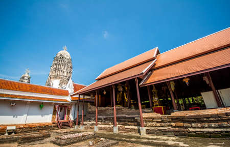 white grand pagoda in thailandのeditorial素材